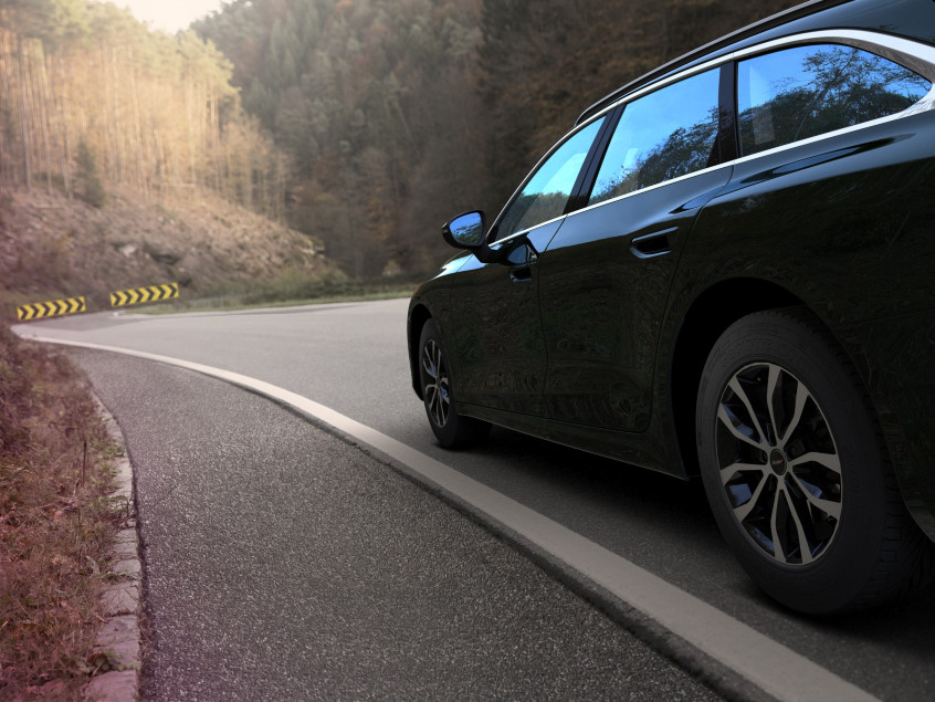 UTECA (U)|Schwarz Poliert 17