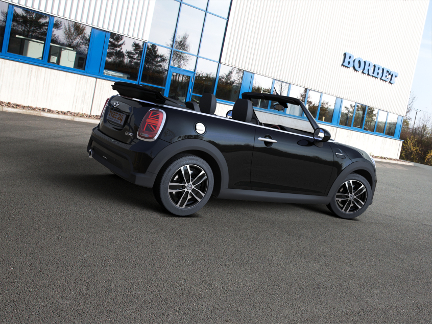 QUANTRO (Q)|Schwarz Poliert 16