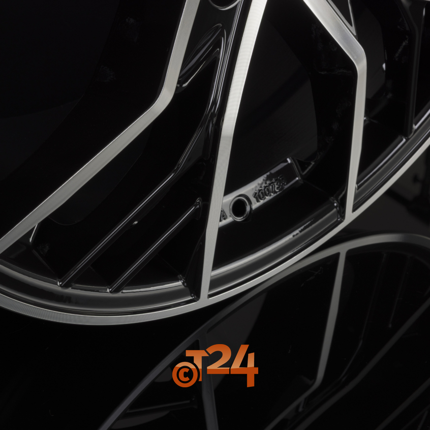 V7|Glossy Black Machined 19