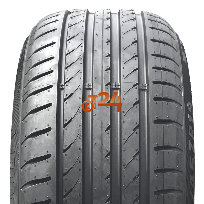 CST AD-R9 245/45ZR20 103Y XL